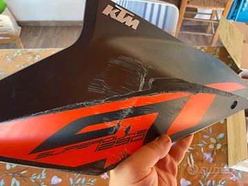Carena anteriore sinistra Ktm superduke 1290 gt