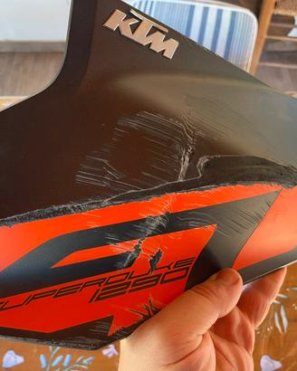 Carena anteriore sinistra Ktm superduke 1290 gt
