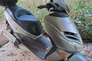 Scooter Leonardo 125