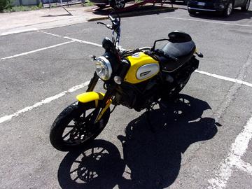 DUCATI Scrambler 800 800 CON BAULETTO POST