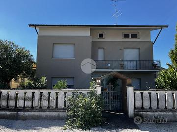 VILLA SINGOLA A BAGNOLO SAN VITO