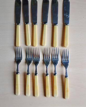 set coltelli e forchette