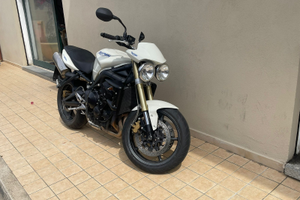 Triumph Speed triple 675