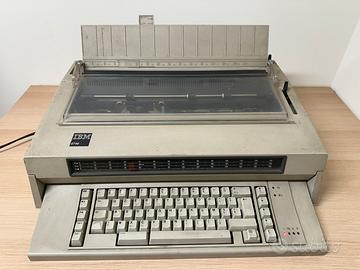 Macchina da scrivere IBM 6746