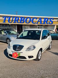 Lancia Ypsilon 1.2 69 CV Unyca