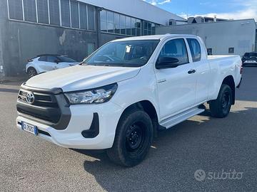 Toyota Hilux 2.4 D-4D M/T EC 4WD Comfort