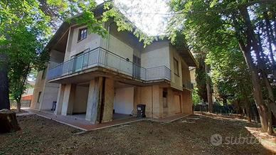 Villa di 419 m² con più di 5 locali e box auto dop