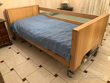 Letto ortopedico elettrico in legno PARI AL NUOVO