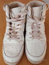 Scarpe sportive alte n. 37