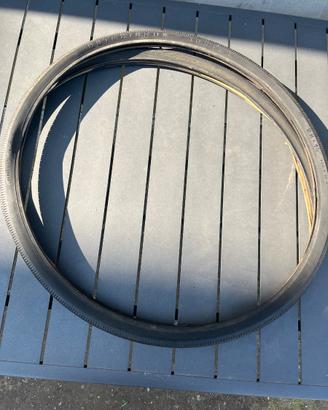 Pneumatici 28 1 3/8  hutchinson Aquila