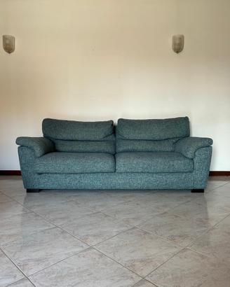 Divano 2 ampi posti Poltrone e Sofà
