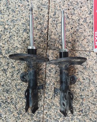 ammortizzatori anteriori Toyota Prius Plus 