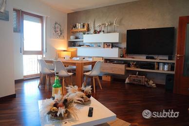 Appartamento Piazza Trieste Adelfia Arredato 143mq