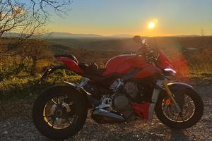 ducati streetfigter v4 s