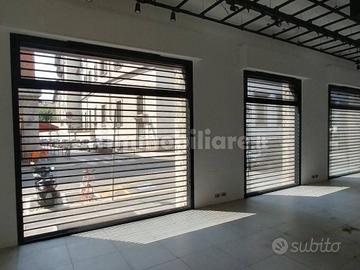 Centro storico Locale cemmerciale su due livelli