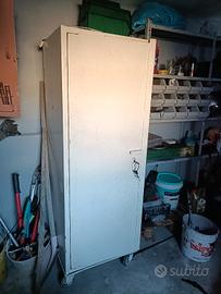 Cassa forte artigianale mobile per fucili/varie