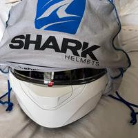 casco integrale Shark da motociclista