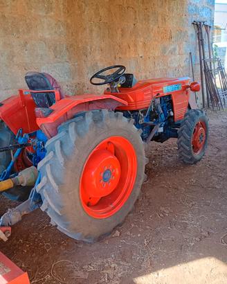 trattore delfino 35 
