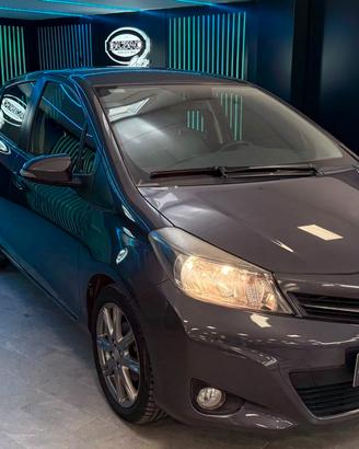 TOYOTA YARIS 1.4 D 5 PORTE LOUNGE 2014
