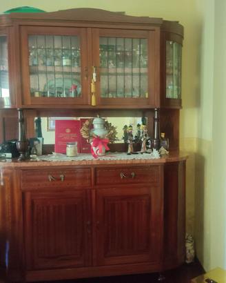 Credenza antica