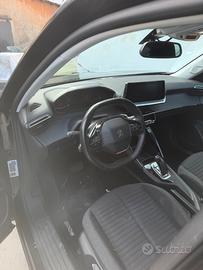 Peugeot 2008 1.2 PureTech 130 EAT8 – 03/2022