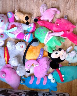 15 peluches pupazzi bambini