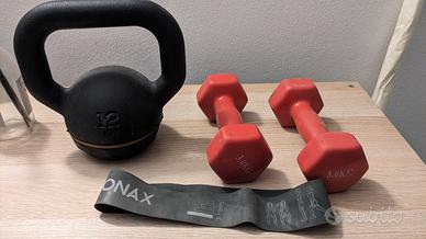 Attrezzi da palestra Kettlebell 12kg e pesetti