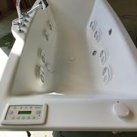 Vasca da bagno con idromassaggio