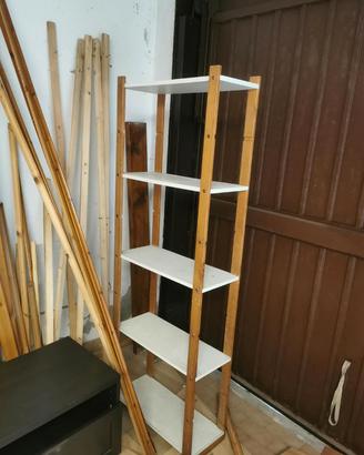 scaffale in legno 