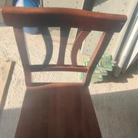 sedie  e tavolo in legno