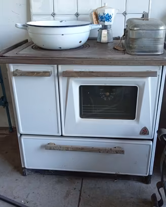 Stufa a legna o cucina economica della nonna