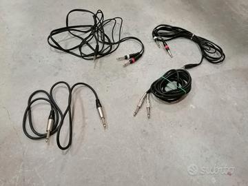 cavi amplificatore e chitarra