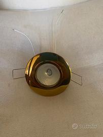 Faretti ad incasso