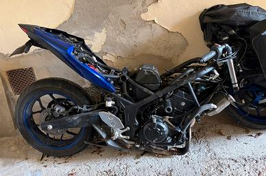Yamaha R3 Pezzi di ricambio