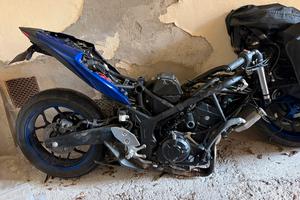 Yamaha R3 Pezzi di ricambio