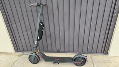 Monopattino Ninebot E45