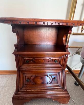 Comodino Antico in Legno