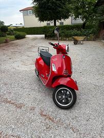 Piaggio Vespa GTS Super