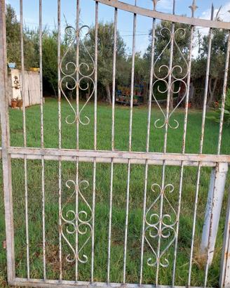 cancello  in ferro battuto