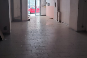 Locale 130 mq