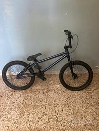 Bmx bicicletta