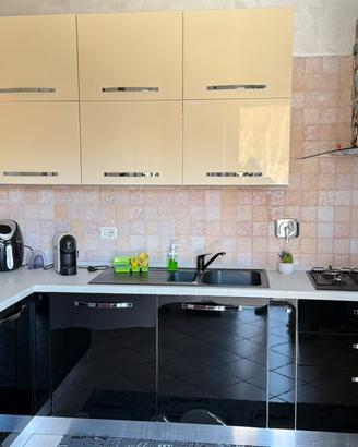 Cucina, camera da letto, soggiorno, bagno