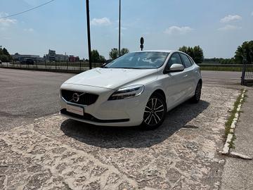 Volvo V40 T2 R-design
