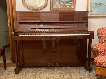 Pianoforte verticale PETROF