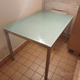 Tavolo + 4 sedia