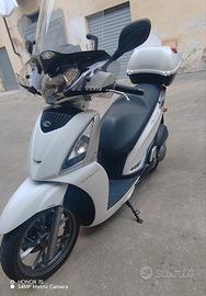 Kymco People 300 GTI 