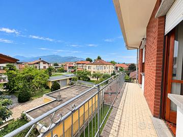 4 LOCALI CON DOPPI SERVIZI E BOX AUTO