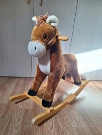 Cavallo a dondolo