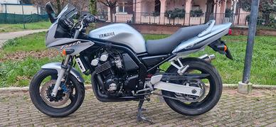 Yamaha FZS 600 Fazer