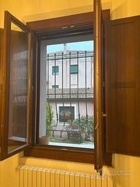 Finestra in legno doppio vetro